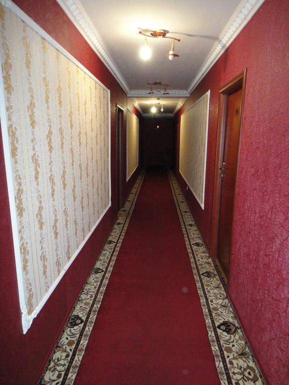 Stanislavskiy Dvir Hotel Ivano-Frankivsk Luaran gambar